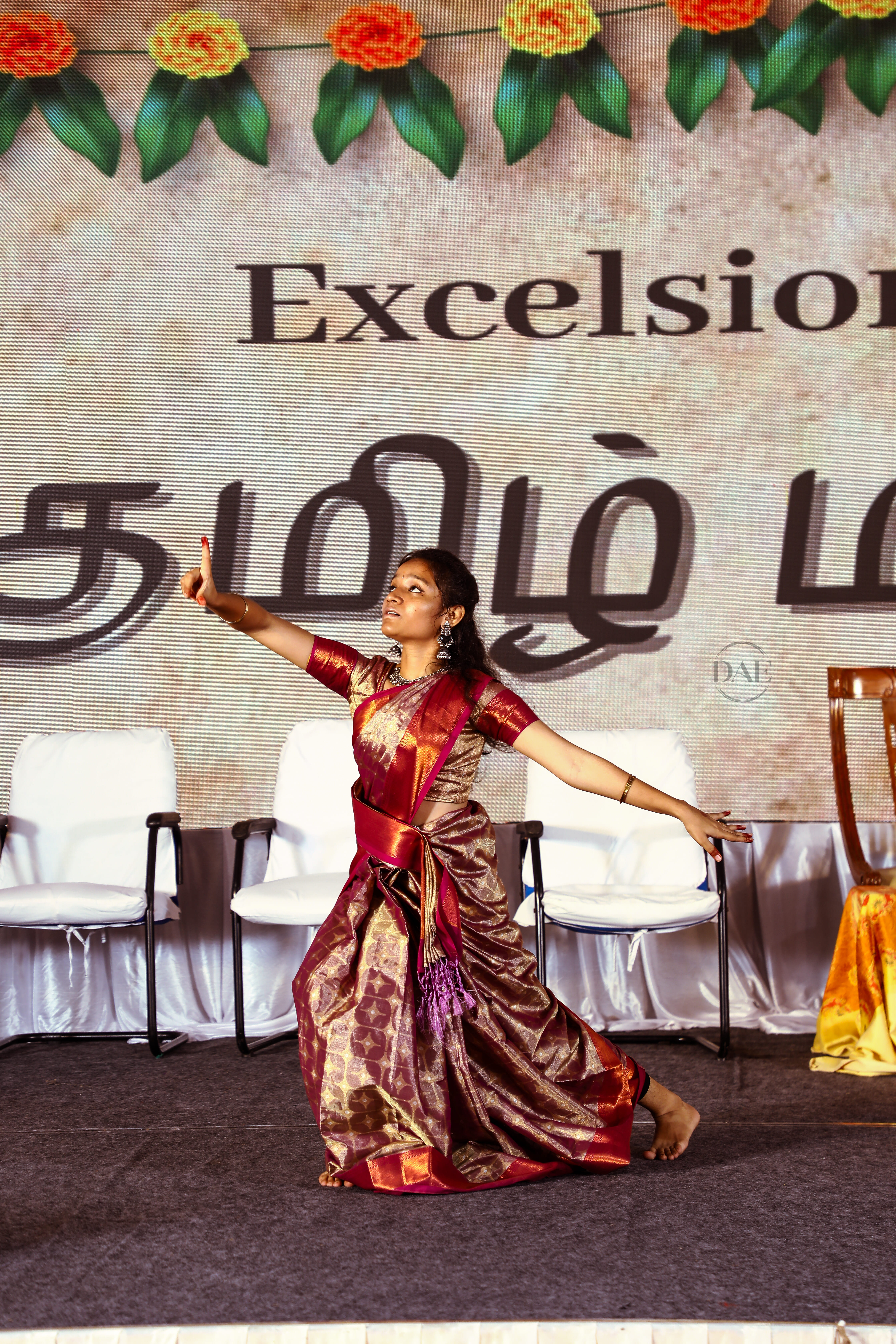 Abstract wedding ring capture